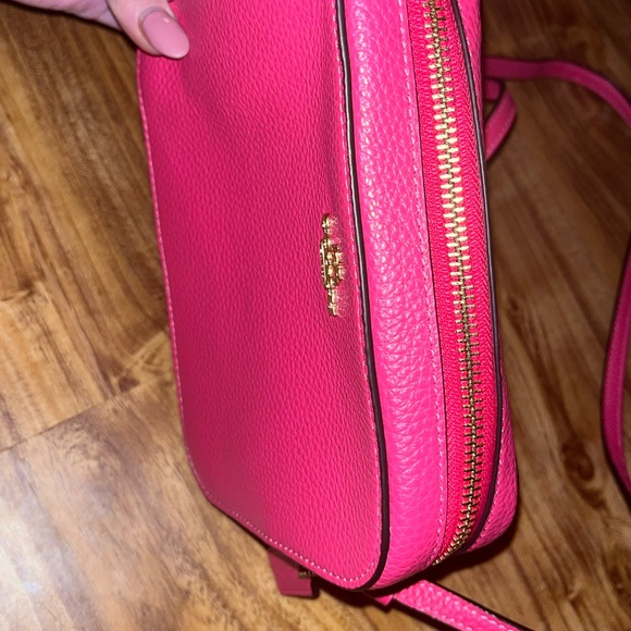 Coach NWT pebbled leather camera crossbody purse ELECTRIC PINK ⚡️ - Picture 9 of 15